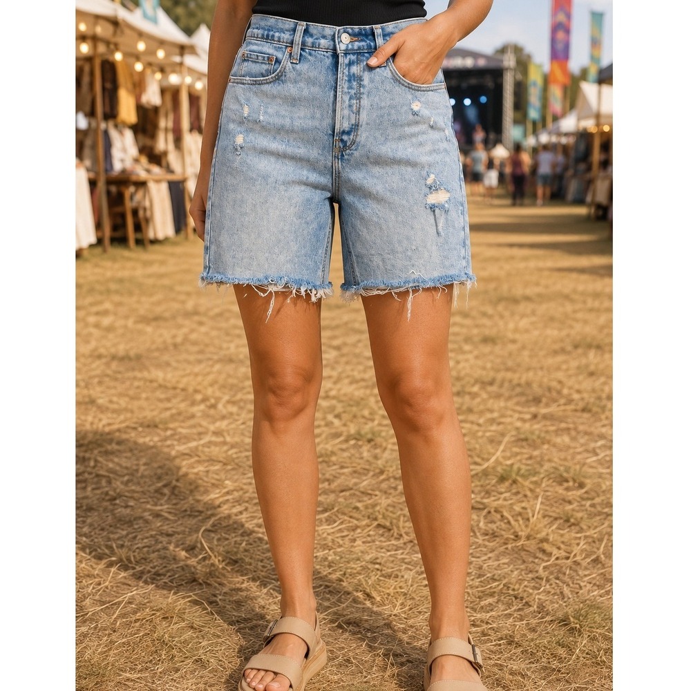 Old Navy Sky-Hi Short Relaxed Extra High Rise Distressed Denim Shorts Oceana 29